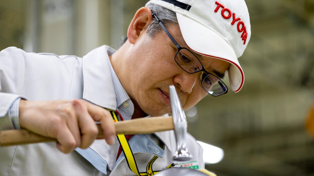 建築板金工はきついからやめた方が良い？その理由と対策もご紹介します！栃木県真岡市で屋根・外壁・雨樋・防水工事なら、株式会社SKBまで