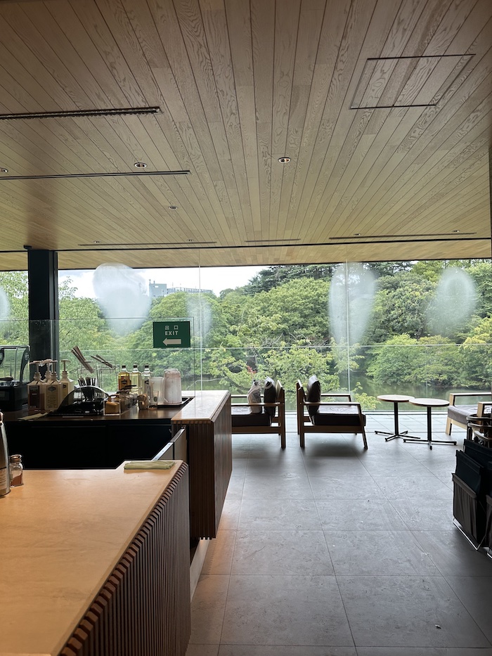 スタバ 新宿御苑 店STARBUCKS JOURNEY