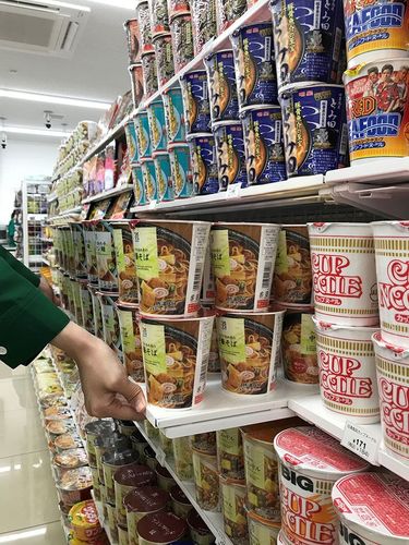 お酒の映える陳列棚山翠舎店舗設計・施工・デザイン