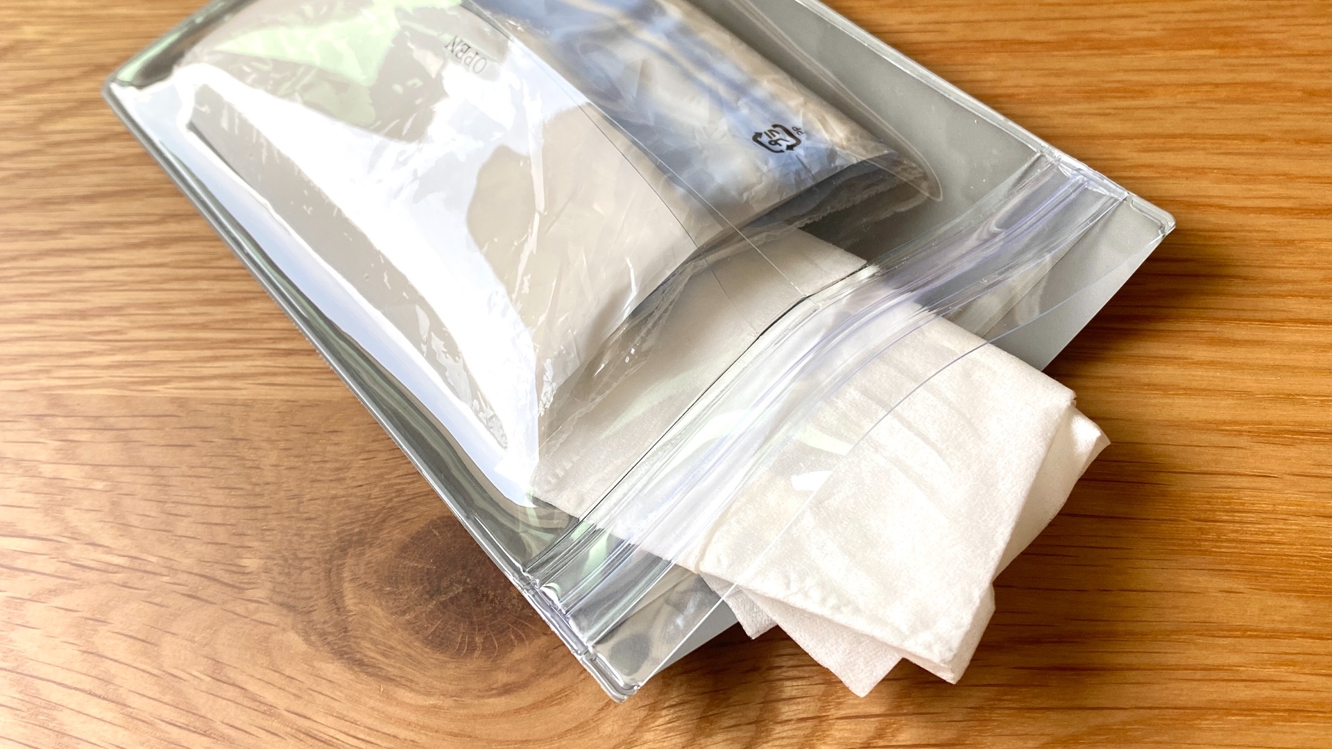 ダイソー ポケットティッシュケース二つ折りTikTok