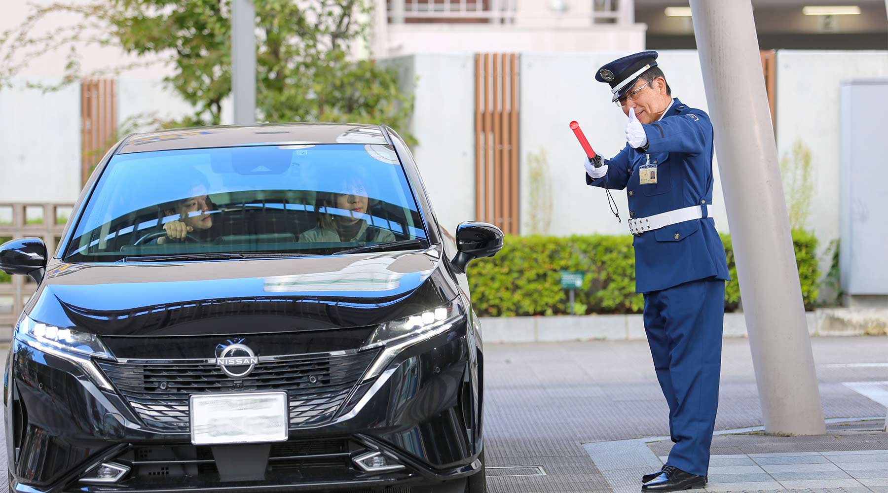 交通誘導警備業務 建設工事・駐車場昭和総合警備保障は山梨県内トップクラスの交通誘導警備、駐車場 警備、イベント警備、施設警備、防犯カメラ、非接触型体表面 サーマルカメラ、アクセスコントロール 様々な実績であなたの安全を守ります