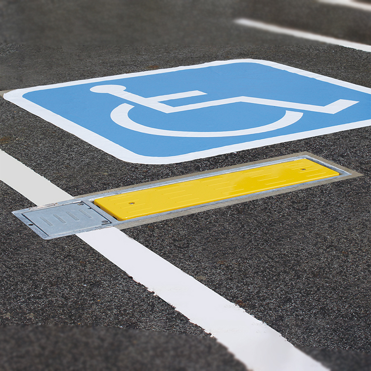 コインパーキングの金属製車止めのメリット・デメリットコインパーキングの虎