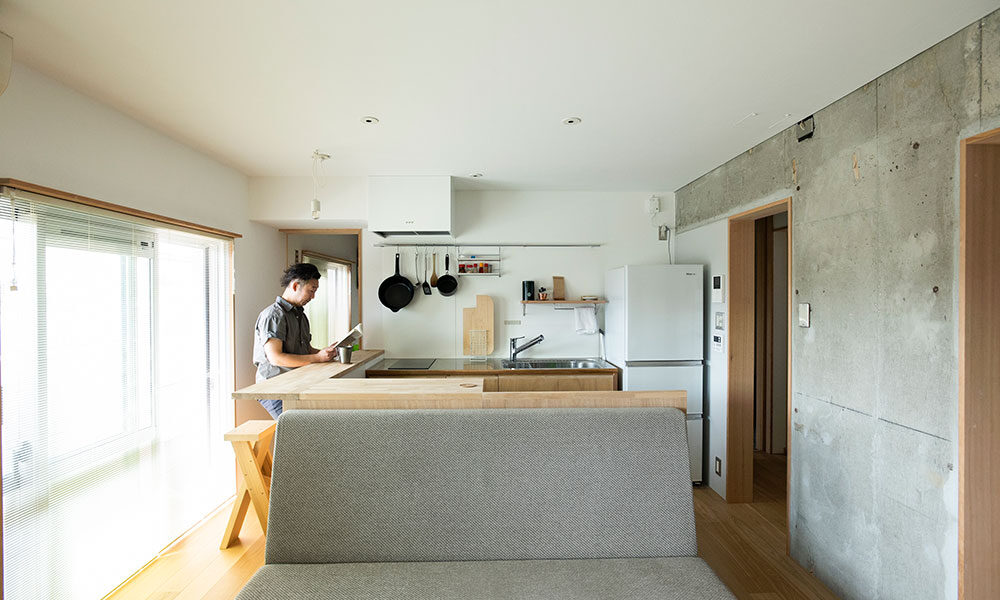 雨漏り・傾きなど老朽化が激しい「築100年の古民家」をリノベーション！吹き抜けの開放感が見事な建築家の自邸モダンリビング- Yahoo!ニュース