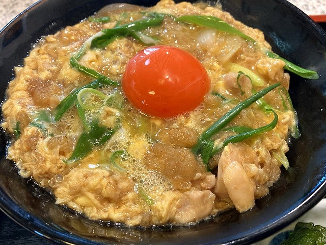 親子丼の献立｜副菜＆スープの子どもが喜ぶレシピ16選 | HugKum（はぐくむ）