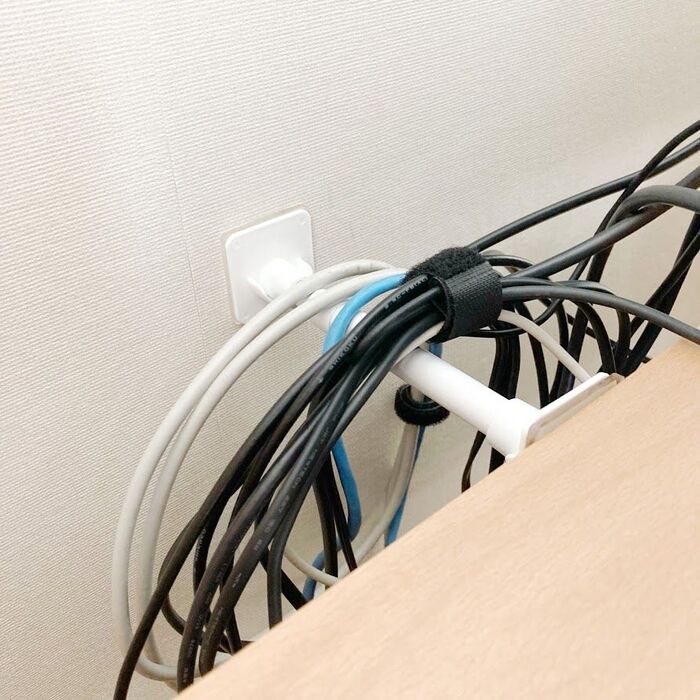 ケーブルトレーテレビ裏の配線や電源タップをスッキリ収納 - YouTube