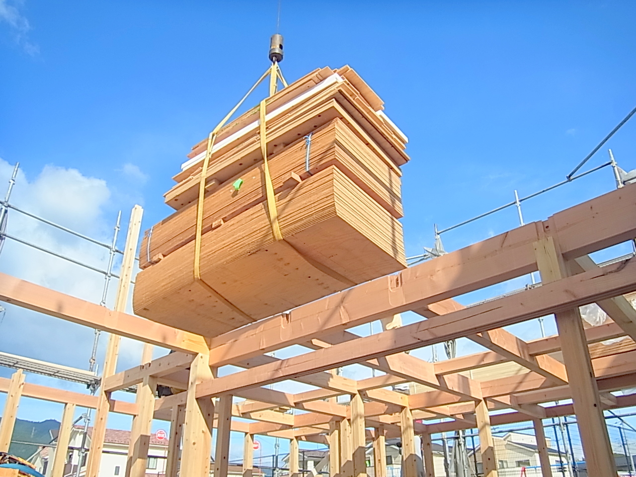 25tラフター 足場材楊重作業 - YouTube