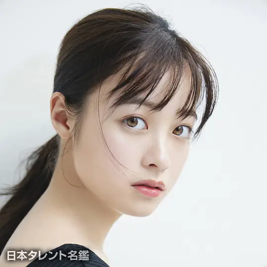 女優【橋本環奈】サン、しゃがみパンチラ！？『情熱大陸』でスカートの中が映る : 今日のパトロール日誌