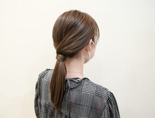 一つ結びの基本と応用。おしゃれに見せるコツと長さ別の人気スタイルを紹介ホットペッパービューティーマガジン