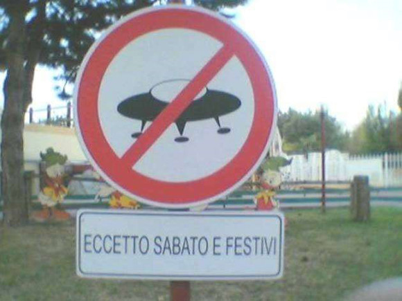 高速道路標識風 天国or地獄 運命の分れ道 おもしろ UVカット ステッカー シール・ステッカー enterhouse 通販12885085Creema クリーマ