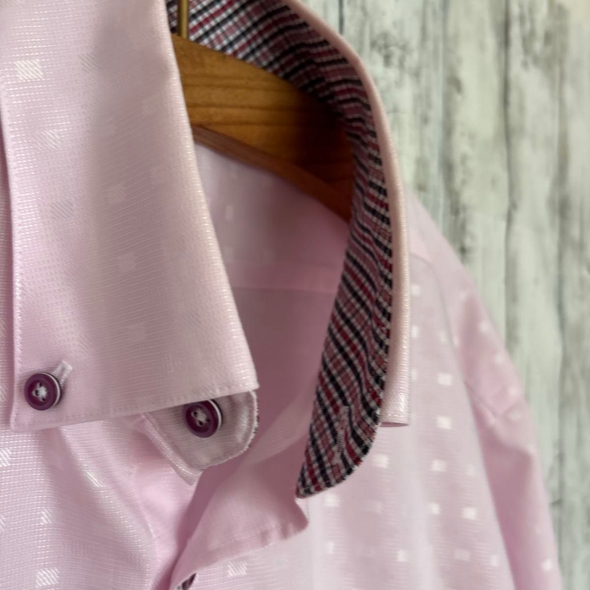 快適さとビジネスマナーを兼ね備えたクールビズ用シャツと着こなし