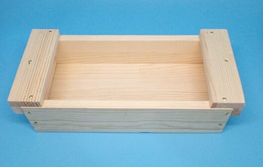 ちょっと大きめの道具箱 工具箱- よろずウッド工房 西宮市山口町船坂 ：国産木材、注文家具：：定休日：毎週水曜日