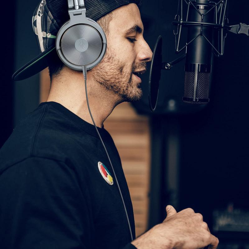 映画鑑賞におすすめのヘッドホン17選。大迫力のサラウンドで没入感を味わおう！セレクト