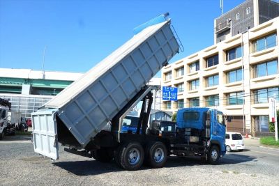 Amazon.co.jp: マニアックコレクション maniac collectionシルバー土砂積載禁止ステッカー イエロー 四角16.5cm デコトラ ダンプ トラック 大型車 デカール 防水 屋外 高耐候 菊 和柄 銀 運送 運搬 三菱ふそう 日野 いすゞ 極東開発 小平産業深ダンプ かっこいい