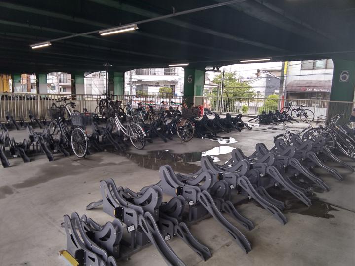 これって違反？ 原付バイクを自転車用駐輪場に停める行為バイクのニュース