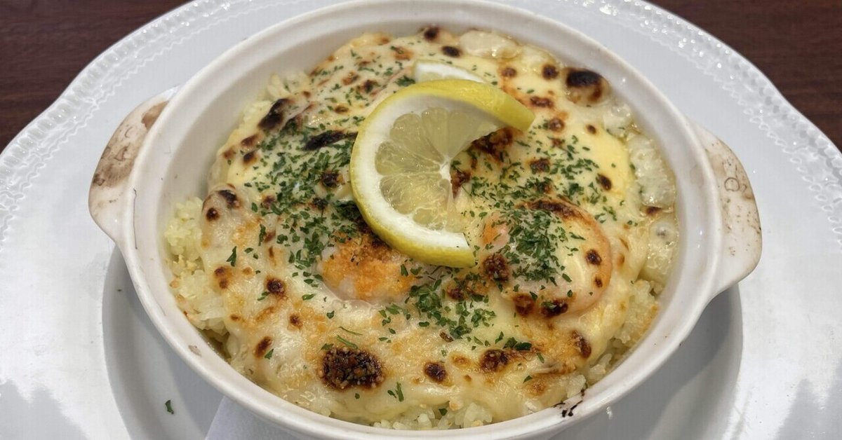 L.Biz 日本橋にある コスタコーヒーのカフェへ✨ @costacoffeejp 駅から近くて利便性があり、 店内は広くて色遣いが可愛いの💕ドリンクは フラットホワイト を。 コクのある苦みが特徴のエスプレッソと きめ細やかなミルクを使用したドリンク とのこと。 知らなかっ