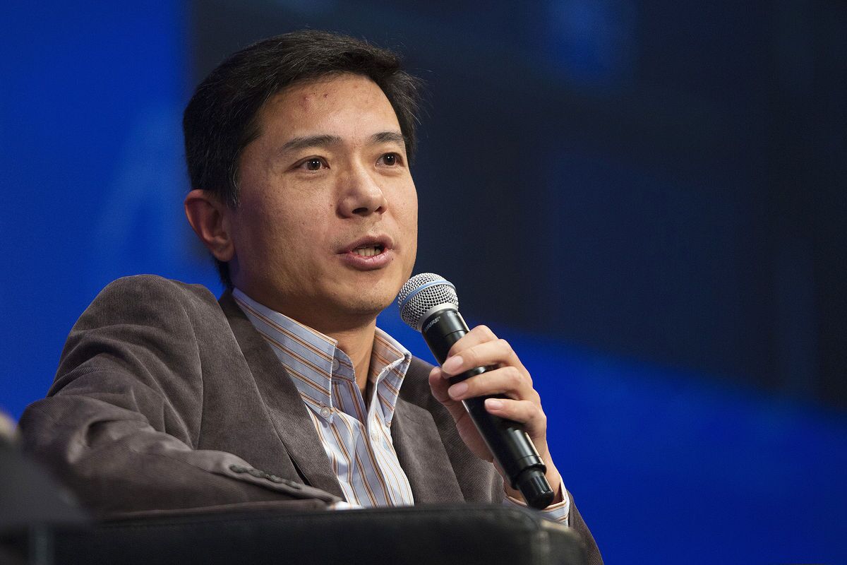 李彦宏演讲称DeepSeek慢且贵不是万能的-6parknews.com