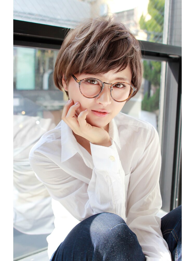 フリー写真眼鏡をかけた外国人男性のポートレイトでアハ体験GAHAG著作権フリー写真・イラスト素材集 - GAHAG著作権フリー写真・イラスト素材集