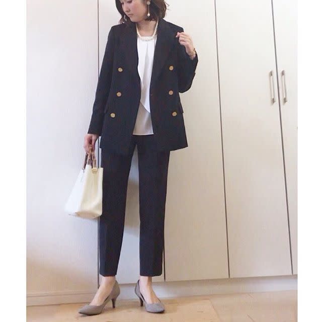 大人女性向け 夏のビジネスカジュアルコーデ特集 快適な機能性アイテムもOggi.jp