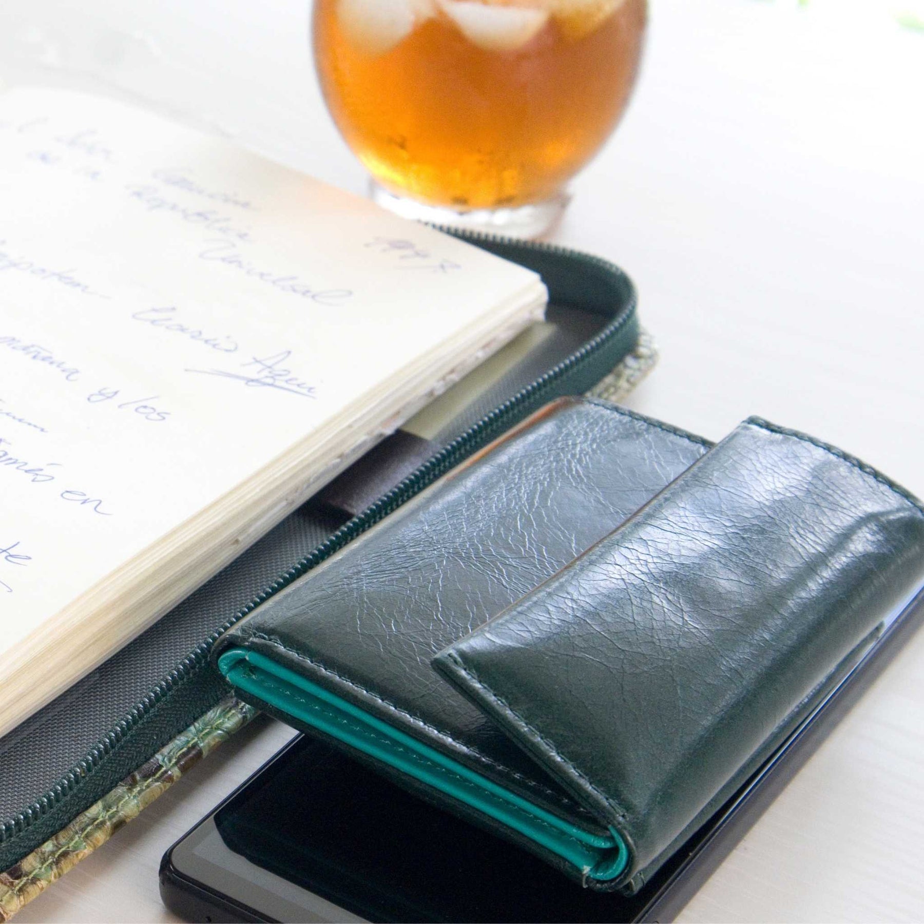 楽天市場6色から選べる金運 開運 風水 財布 緑 金 銀 黒 茶 ピンク色 長財布 レディース 万倍 風水火山 風水グッズ 開運祈願 2025 風水財布サイフ 一粒万倍財布 龍鳳 天赦日金運祈願幸福の風水万倍長財布ラッキー8牛本革 タイガーアイストラップ・五姓財神