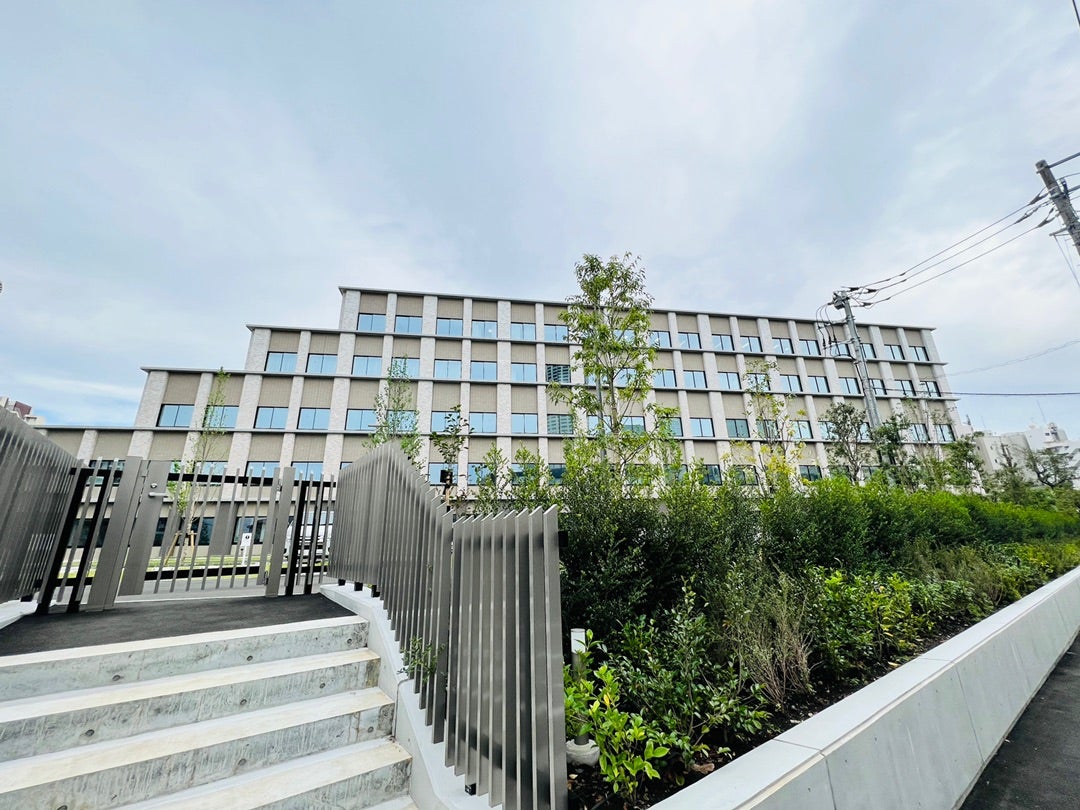 目黒区総合庁舎 和室 : 中年とオブジェ