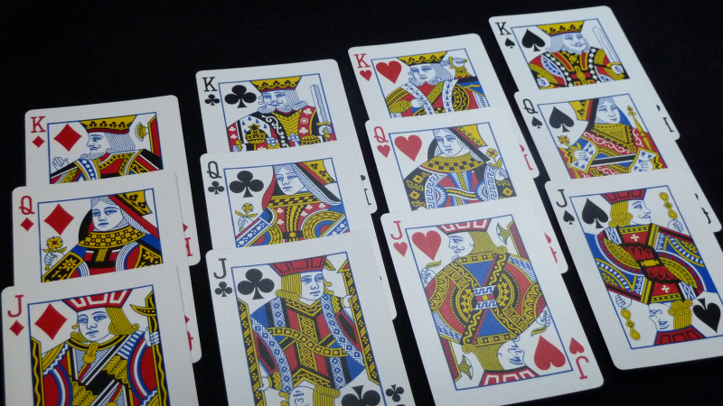 タロット：ワンドのクイーンの意味解釈 プロ占い師監修