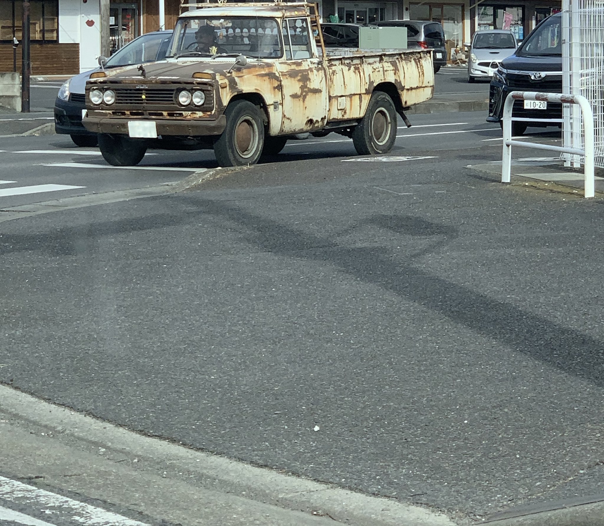 まるで図鑑から飛び出した1台 「トヨタ・スタウト」を再生 ハイラックスのルーツを辿るAUTOCAR JAPAN