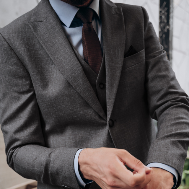 デキる男のグレースーツ着こなし ビジネススタイル編メンズファッションメディア OTOKOMAE男前研究所