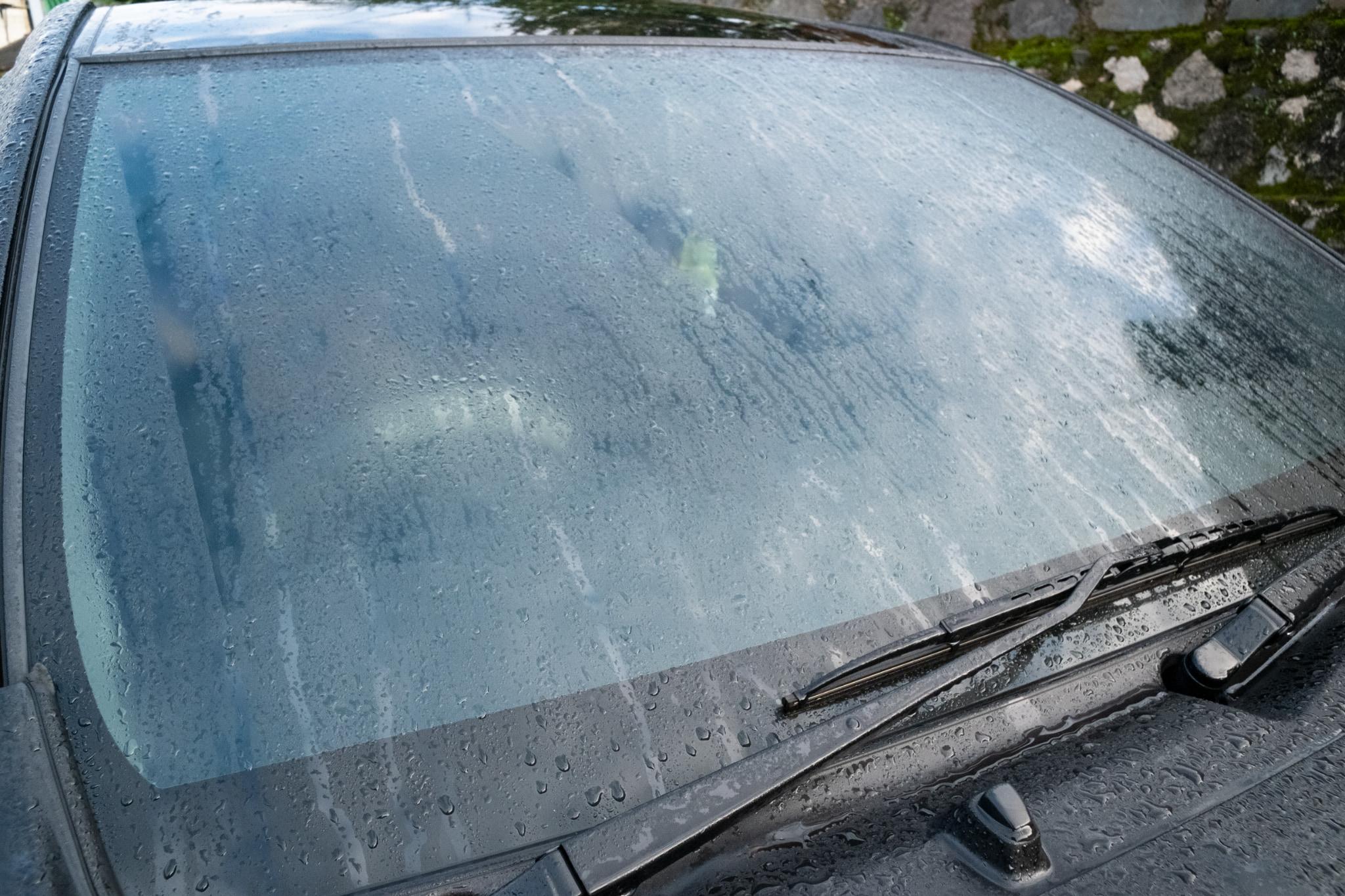 飛び石から保護するフロントガラス専用プロテクションフィルム