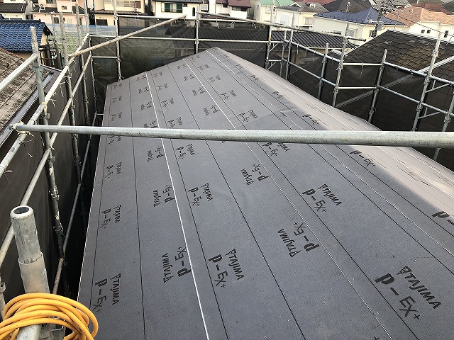 トタン屋根の雨漏り修理方法DIYか業者か？費用と完全マニュアル - 屋根修理・雨漏り修理のTOPブランド