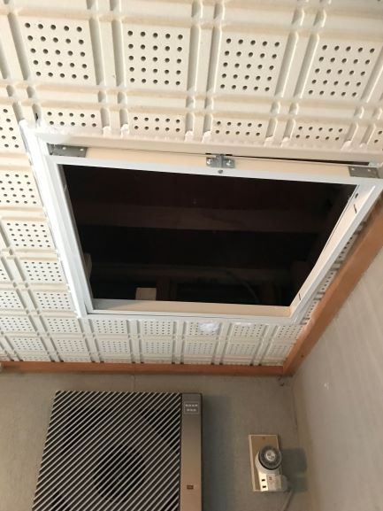 厨房排気ファン 点検口取付工事 - 吉田工業スタッフブログ