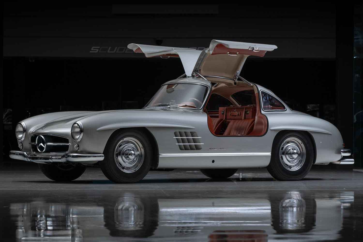 もう二度と生まれない！ メルセデス・ベンツSLRマクラーレンは奇跡の「トリプルコラボ」が生み出したスーパーカーだった自動車情報・ニュース WEBCARTOP