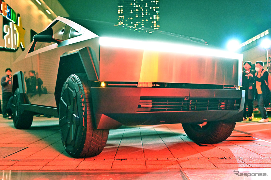 価格は1400万円オーバー、テスラの新型「サイバートラック」がいよいよ納車開始！ 軍や警察用途の可能性もあり？KURU KURA くるくら