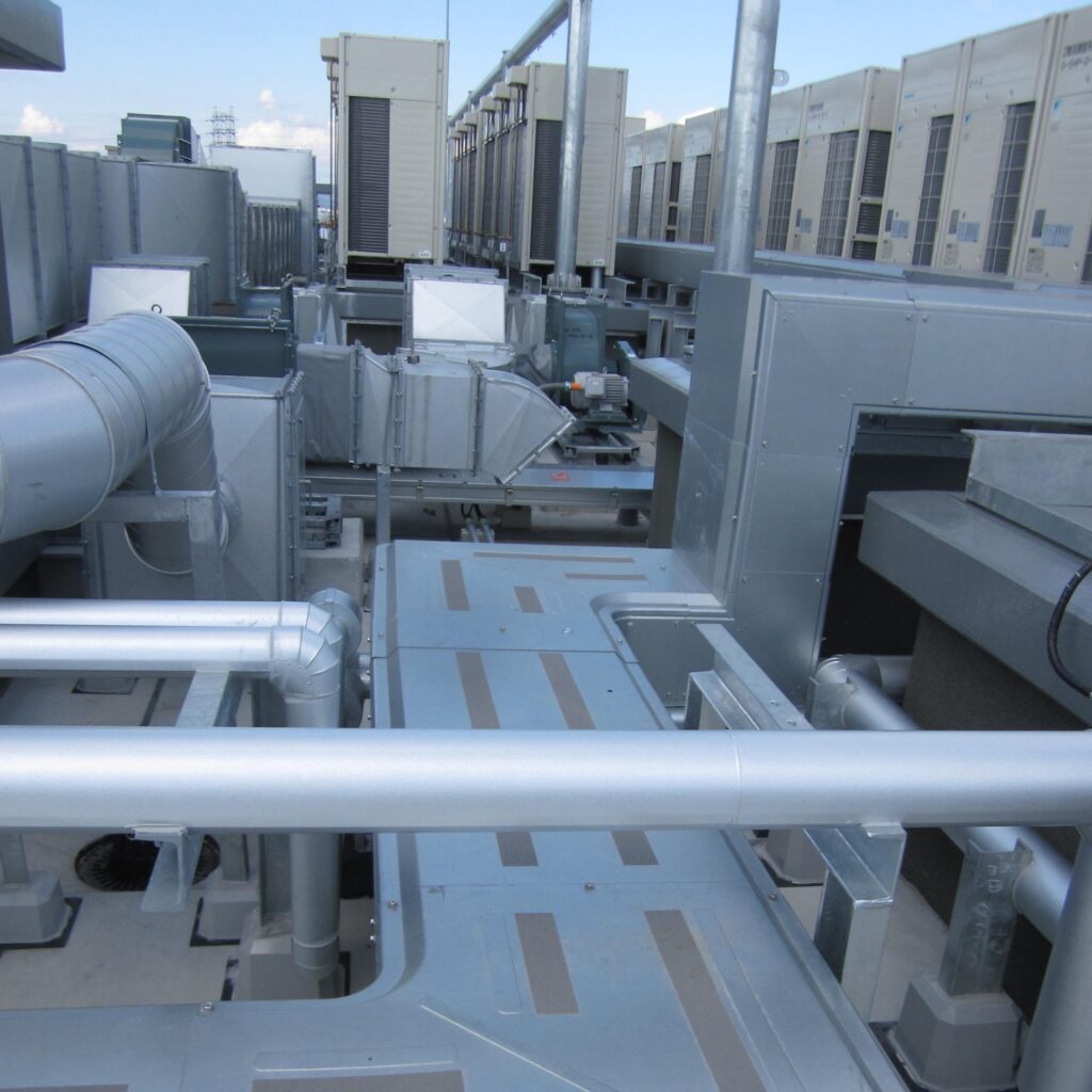 雑居ビル 建物 ビル 室外機の写真素材 - PIXTA