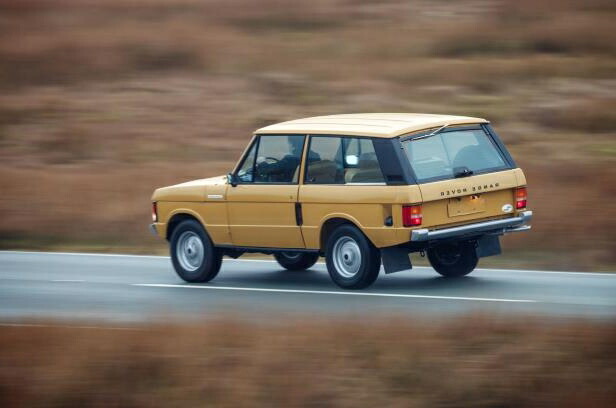 1979年製のレンジローバーリボーン 海外エージェント費用など含めると 価格は日本円で3200万程です。 今回は目黒のレンジャースさんに大変お世話になり購入出来ました。 @landrover_rangers 新車も勿論良いのですが、 古くても当時のメカニックが本気で 気合いを入れて