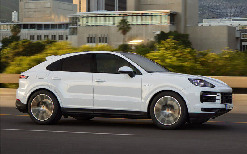 初テスト 実用的なEレンジと優れたシステム性能を兼ね備えた新型「ポルシェ カイエンSとターボ Eハイブリッド」の2台をテスト！ - AUTO BILDJAPAN Web アウトビルトジャパンウェブ世界最大級のクルマ情報サイト