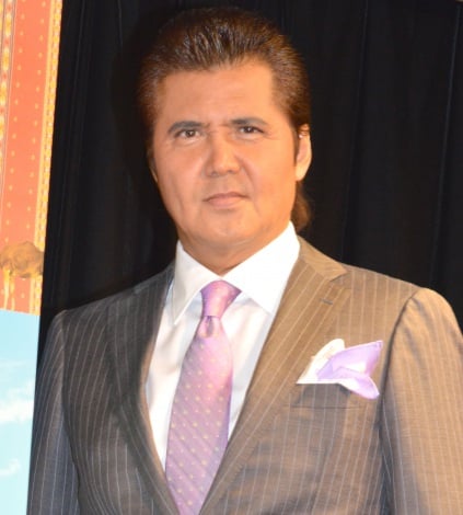 男性編 銀行員のパーマはＯＫ？大丈夫なケース・ＮＧな場合│銀行 オフィスの風景