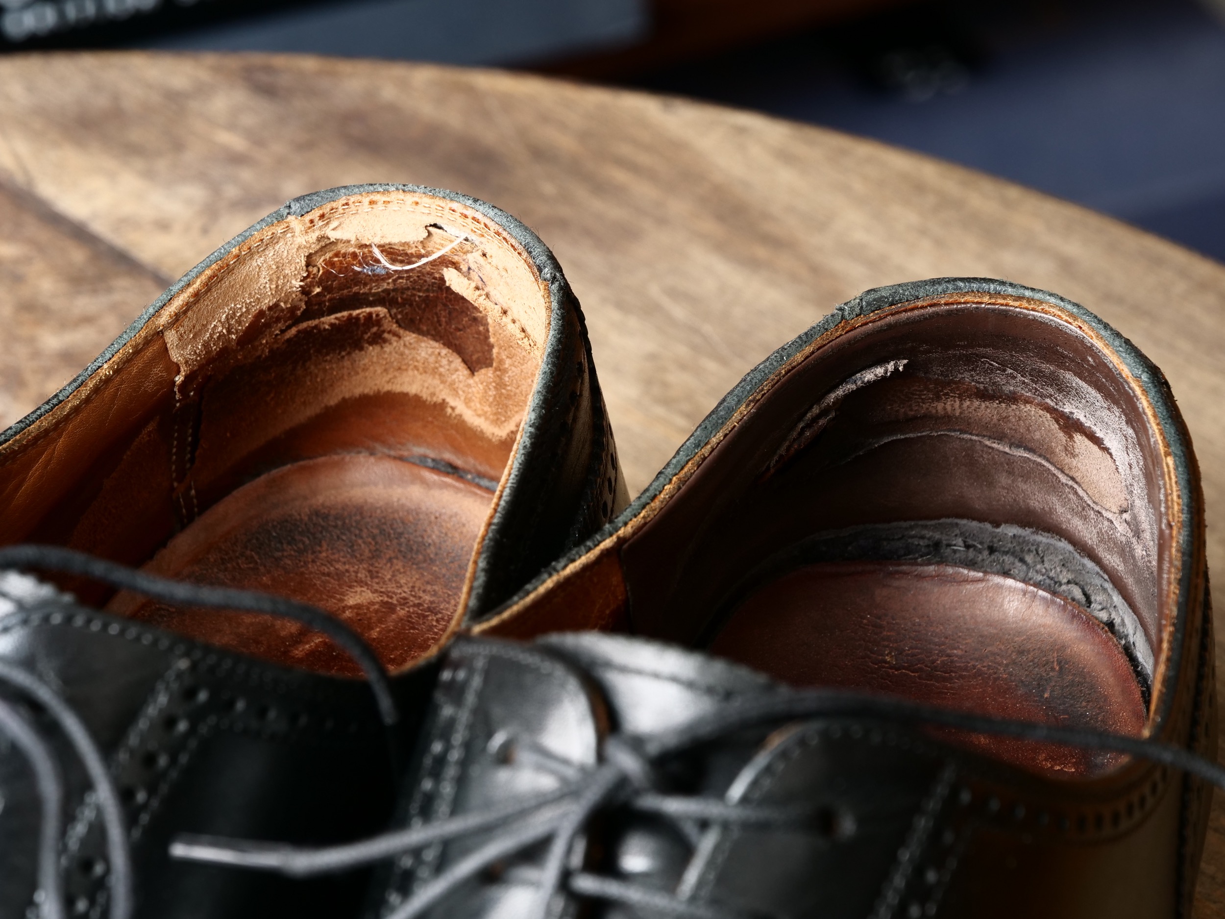 ボロボロ・ぐちゃぐちゃ、、、靴修理・時計修理・カバン修理なら和歌山市地域No,1の低料金！総合リペアショップ・リペアベイル・プラスワン和歌山