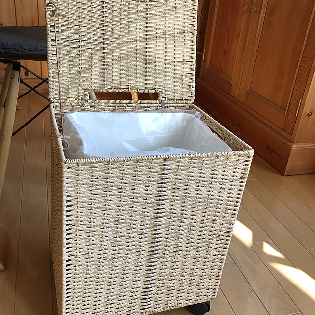 100均セリア「ラッセバスケット」の収納実例。サイズや種類をブログでレポート