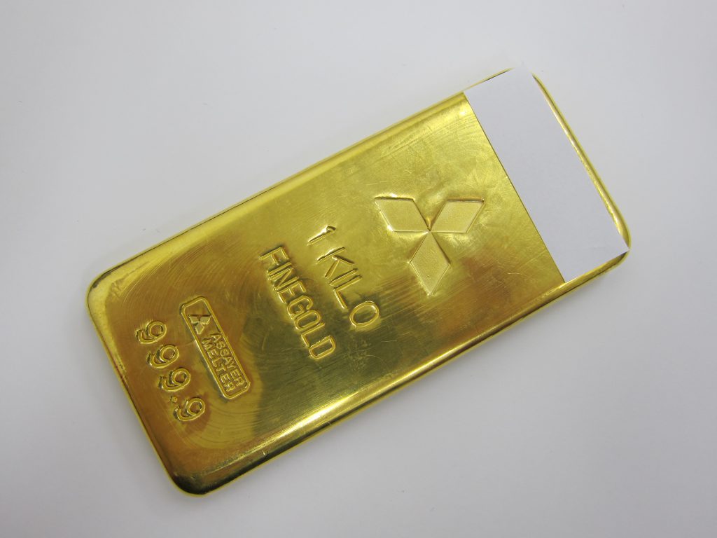 金の延べ板のイメージ 10610004337 の写真・イラスト素材アマナイメージズ