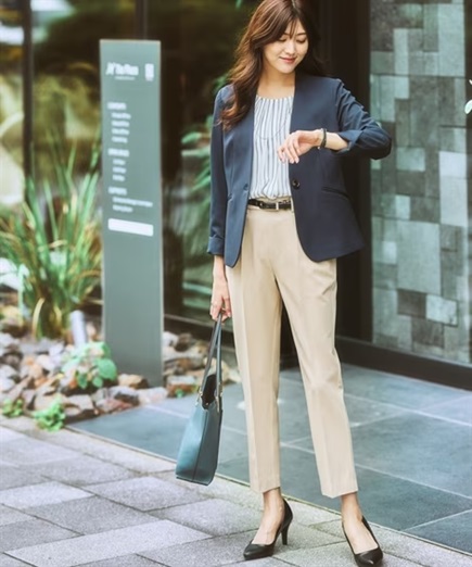 女性向け 転職面接スーツはユニクロもOK？好印象スーツの選び方！女性の転職駆け込み寺