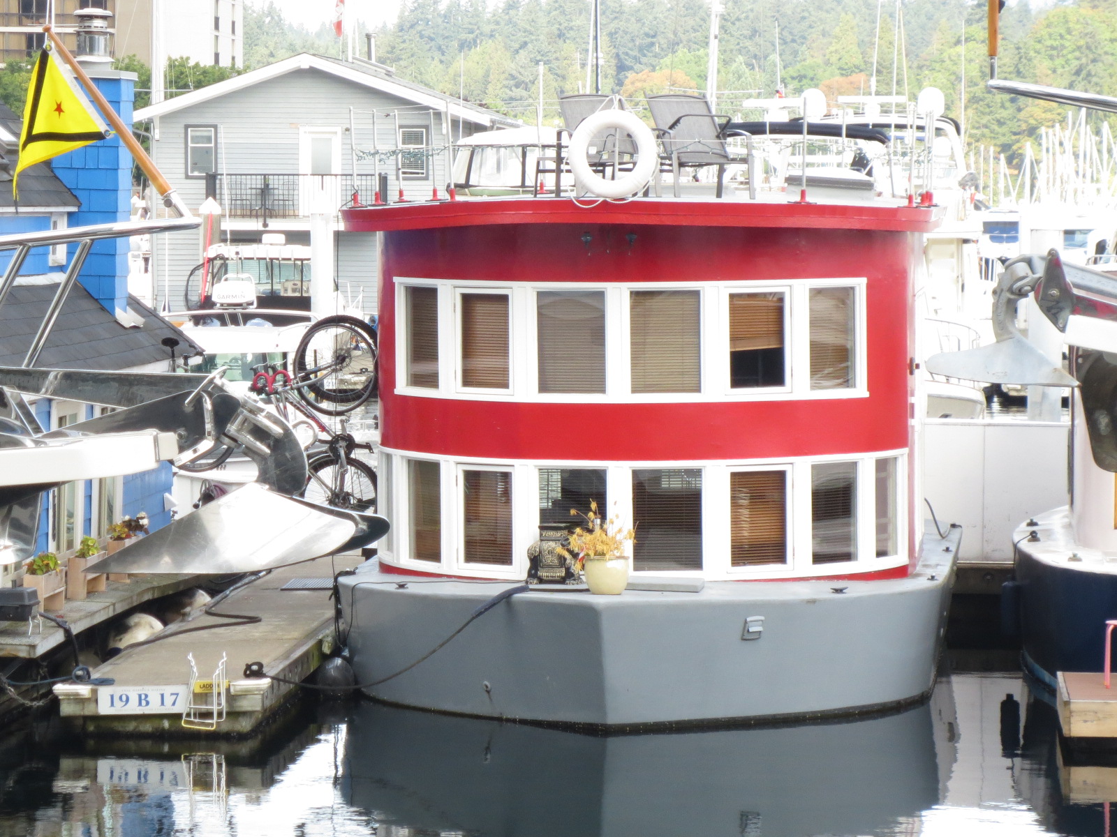 ハウスボートクラブ：5,000件以上の海洋散骨をお手伝いする多様な葬送やお別れをプロデュースする終活支援会社