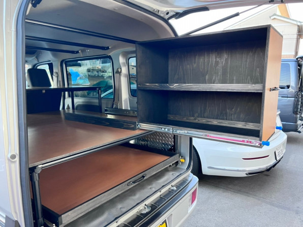 ハイエースの荷台に棚を取り付ける③ – 河津製材所