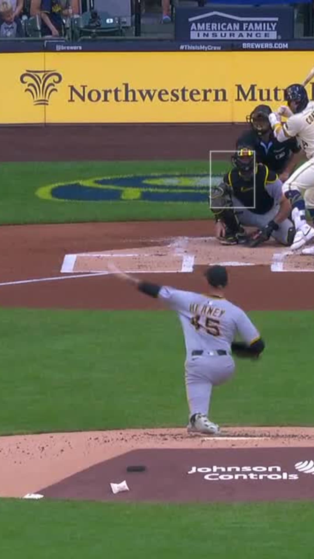 アンドリュー・ヒーニー投手は現在FA市場で契約を待っている注目選手の1人です。昨季は不運も重なり14敗を喫しましたが、指標は良好でイニングイーターの左腕として高く評価されるべき投手です。どの球団が最終的に獲得するでしょうか？？🤔HotStove