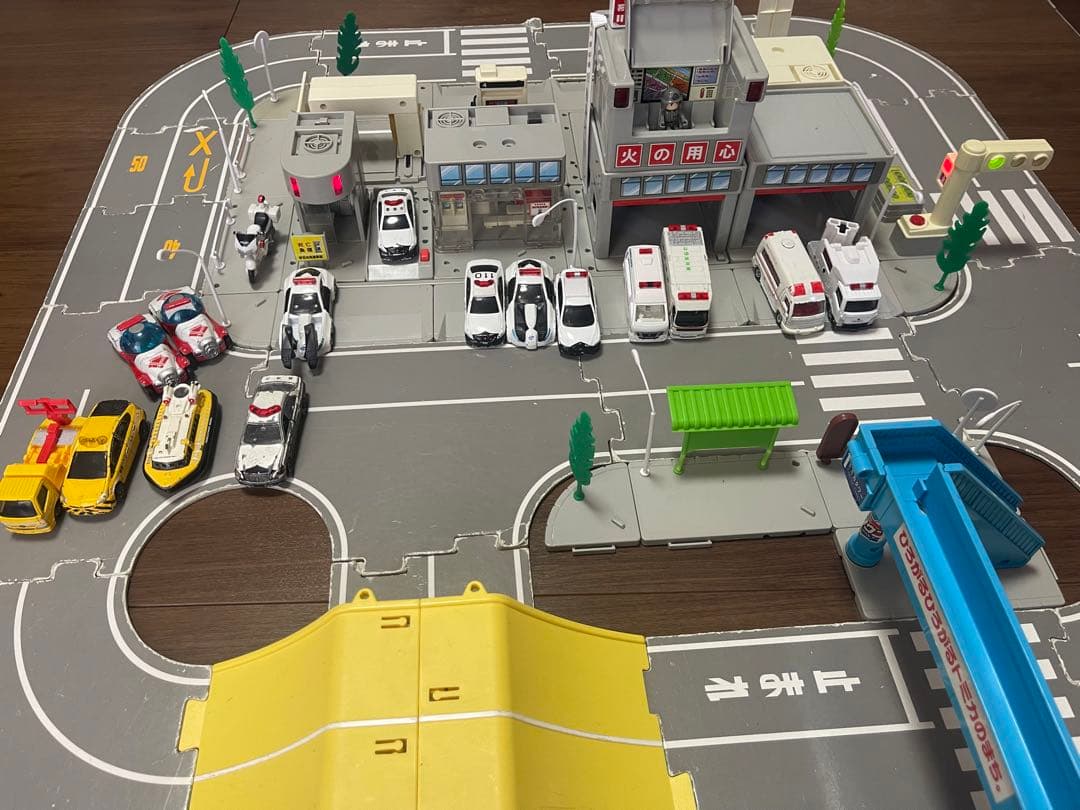 トミカ収納&おもちゃ」のアイデア 29 件トミカ 収納, おもちゃ, インテリア 収納