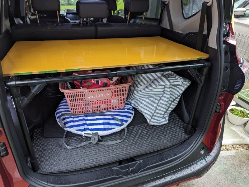 キャンプなど荷台の積載にお困りの方 イレクターパイプで作成の棚