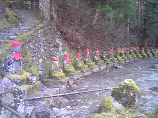 日光観光の穴場スポット「化け地蔵 並び地蔵 」がおすすめ！ぽこ旅