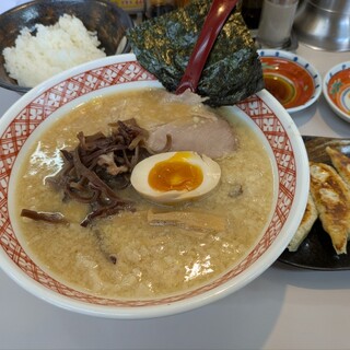 野菜たっぷり シンプルながも旨い味噌らーめん！▽麺'ｓら.ぱしゃ鹿屋本店 鹿屋市 ▽鹿児島ラーメン KagoshimaRamen ▽鹿児島グルメ▽飯テロ600杯目