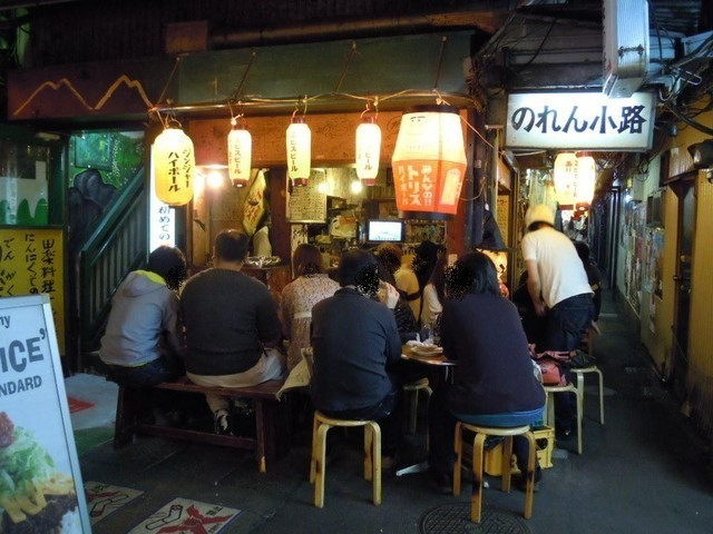 行き方吉祥寺の元闇市「ハーモニカ横丁」の魅力 - 東京生活.com