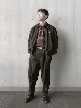 ヤクザ風スーツです🔥 男が1度は憧れる昭和のヤクザっぽさ、 生地感もかなり渋さが出てます😎 成人式、イケイケで行ってください！ こちらのスーツは、¥120,000 税抜き となってます！ オーダースーツに関するご予約、お問い合わせは 公式LINEまたはDMから🕴️スーツ