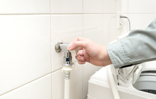 ドラム式洗濯機の取り付け方法！自分でやる場合のポイントと注意点水漏れ修理お助け隊